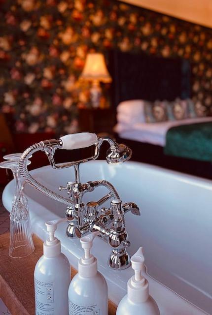 Mollys Boutique Hotel Илкли Экстерьер фото