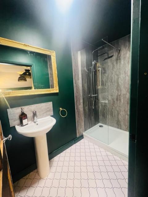 Mollys Boutique Hotel Илкли Экстерьер фото